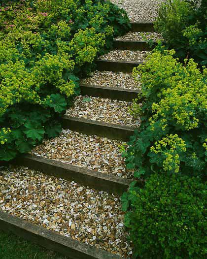 25-Lovely-DIY-Garden-Pathway-Ideas-04