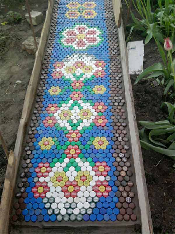 25-Lovely-DIY-Garden-Pathway-Ideas-22