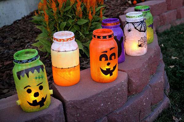 halloween-inspired-mason-jars-1