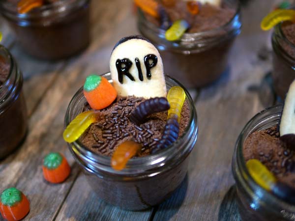 halloween-inspired-mason-jars-23