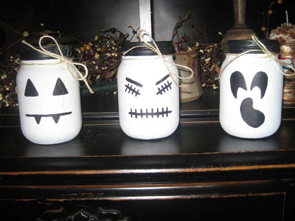 halloween-inspired-mason-jars-27