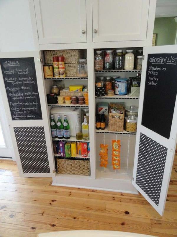 chalkboard-on-kitchen-17