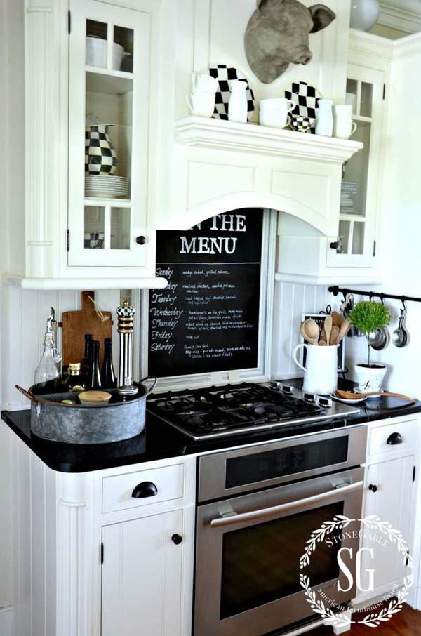 chalkboard-on-kitchen-19