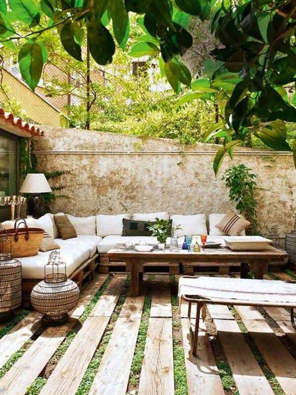 decorate-outdoor-space-with-wooden-tiles-3