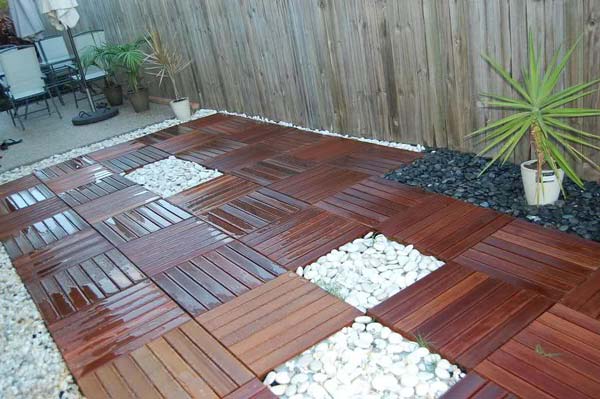 decorate-outdoor-space-with-wooden-tiles-8